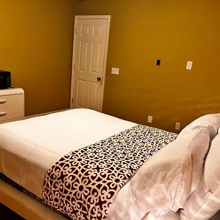 Spotless Guest Room With Shared Bathroom Orlando Esterno foto