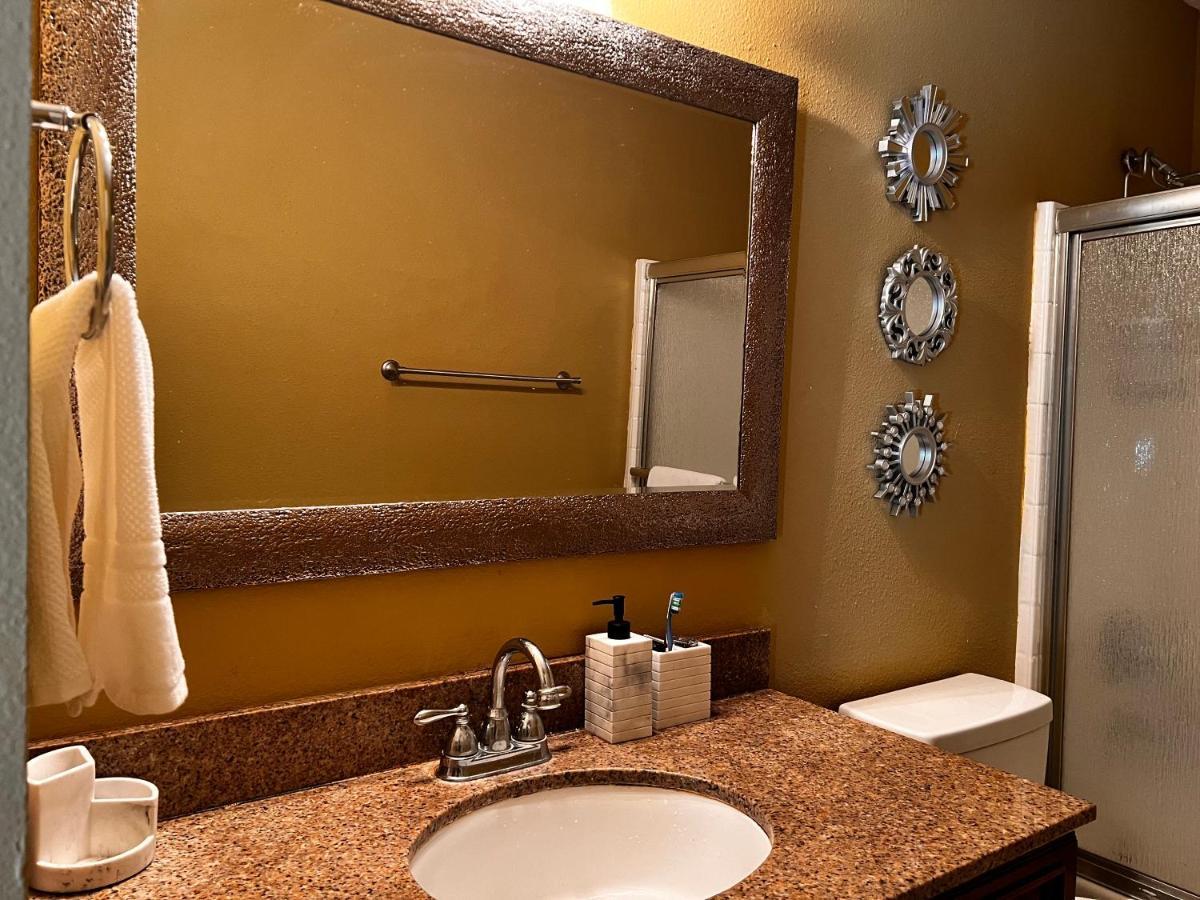Spotless Guest Room With Shared Bathroom Orlando Esterno foto