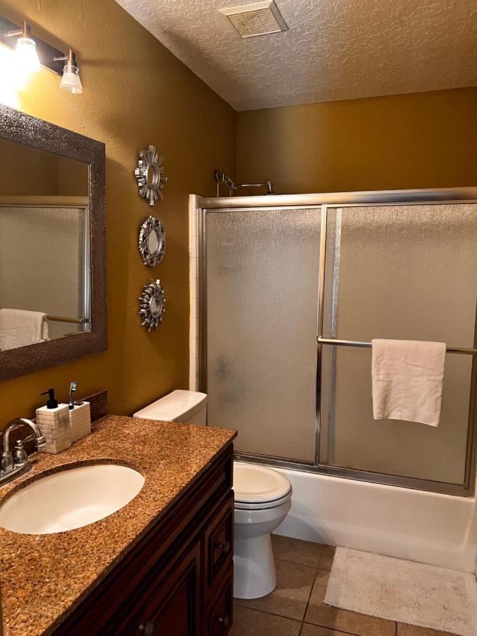 Spotless Guest Room With Shared Bathroom Orlando Esterno foto